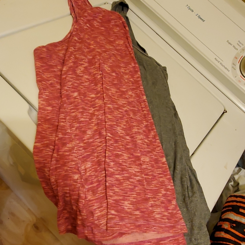 - bundle of 2 tanks